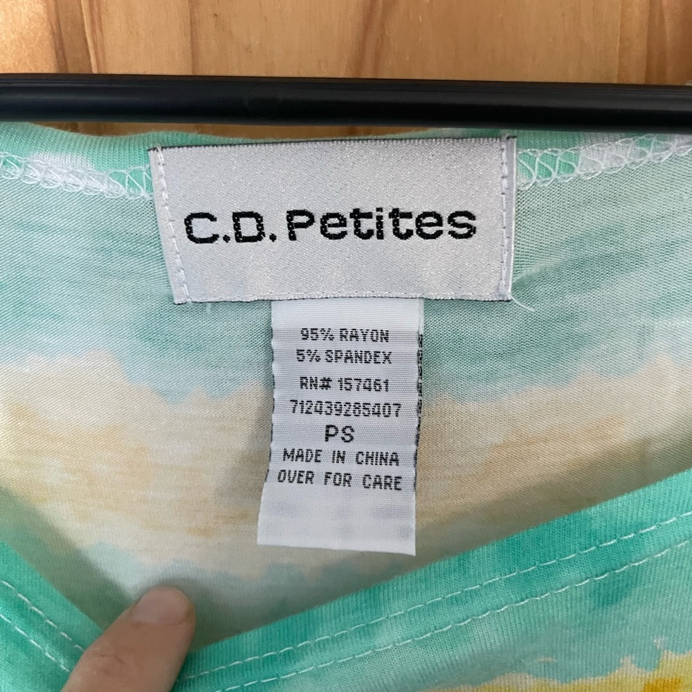New Without Tags, Women’s Petite Small Tie Dye T-Shirt - Picture 2 of 4